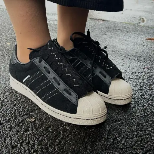 Adidas superstar neighborhood🖤🖤