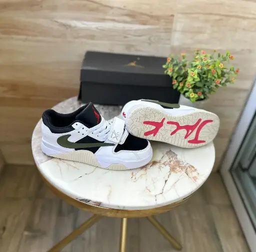 AIR JORDANS RETRO Travis Scott  cut the check NOIRE🖤